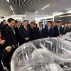 Presidente parlamentario vietnamita se reúne con jefes de principales corporaciones de China