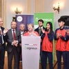 Alcaldesa de Bagneux recibe a atletas vietnamitas de taekwondo