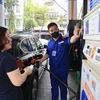 Precios de gasolina aumentan ligeramente en Vietnam