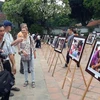 Inauguran exposición de fotos por 65 años de liberación de Hanoi