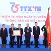 Primer ministro de Vietnam asiste al acto conmemorativo del aniversario 75 de la fundación de la VNA