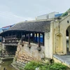 Arquitectura única del puente de azulejos Thuong Nong en provincia de Nam Dinh