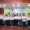 Canon Vietnam : des bourses d'édudes aux élèves démunis