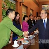 Le Président de l’AN Nguyên Sinh Hùng rencontre de jeunes médecins