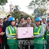 Hoang Trung Hai présente ses vœux du Têt aux travailleurs de la capitale