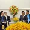 Des dirigeants cambodgiens reçoivent Hoàng Binh Quân, envoyé spécial du leader du PCV 