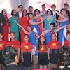En République tchèque, ils chantent l'amour de la mer et des îles du Vietnam