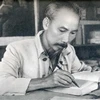 Traduction des œuvres du Président Ho Chi Minh en laotien