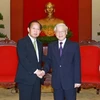 Le chef du PCV Nguyen Phu Trong reçoit le secrétaire général du PLD (Japon)