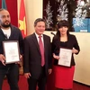 Le Prix national vietnamien de l’information pour l'étranger décerné à des journalistes algériens