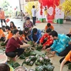 HCM-Ville: Des «banh chung» pour les personnes démunies 