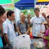 Quang Nam : premier marché du ginseng de Ngoc Linh 