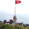 Installation d’une tour à drapeau dans la province de Quang Binh