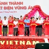 Nguyen Tan Dung à la cérémonie d’inauguration de la centrale thermoélectrique de Vung Ang 1