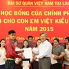 Bourses d'études pour des jeunes Laotiens d'origine vietnamienne