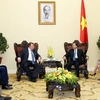 Le vice-PM Vu Van Ninh reçoit le président de la Banque internationale d'investissement 