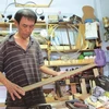 Giang Van Thân, un luthier de renommée internationale