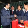 Le président Truong Tan Sang se rend à Hung Yen et Ha Nam pour formuler ses vœux du Tet