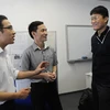 Deux Vietnamiens à l’Institut japonais de la police en mer