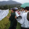 La JICA inspecte un projet de développement rural financé par le Japon à Dien Bien