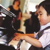 Un petit prodige du piano s'est produit au Vietnam