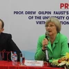 La présidente de Havard rencontre les étudiants de l'Université nationale de Ho Chi Minh-Ville