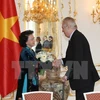La présidente de l’Assemblée nationale du Vietnam Nguyên Thi Kim Ngân et le président tchèque Milos Zeman. Photo : VNA