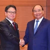 Le Premier ministre Nguyên Xuân Phuc reçoit le ministre japonais du Commerce 