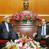 Nguyen Thien Nhan rencontre l'ancien secrétaire d'Etat américain John Kerry