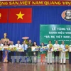 Remise du titre de ​"Mère héroïne du Vietnam​" à des femmes méritantes à HCM-Ville