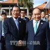 APEC 2017: des dirigeants vietnamiens reçoivent le Premier ministre cambodgien