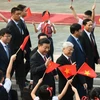 Bal de dirigeants de différents pays au Vietnam