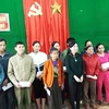 Remise de cadeaux des Viêt kiêu de France aux sinistrés des crues de Thanh Hoa