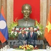 Le chef de l’Etat rencontre le dirigeant laotien Bounnhang Vorachith
