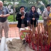 Des vétérans américains remettent des documents sur les restes des martyrs à Quang Tri