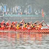 La course de bateaux traditionnels à Hanoi attire les foules