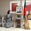 La vice-présidente Dang Thi Ngoc Thinh rencontre la PM bangladaise