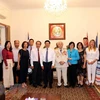 Le vice-Premier ministre Pham Binh Minh rend visite à l'ambassade du Vietnam en Grèce