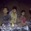Thaïlande: 4 des 12 jeunes prisonniers de la grotte évacués