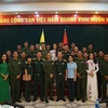 Échange des expériences entre les jeunes officiers vietnamiens et birmans