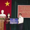 Lutte contre le COVID-19 : La vice-présidente vietnamienne remet des dons à An Giang