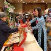 Le Vietnam participe à la 43e foire caritative de l’Association des femmes de l’Asie-Pacifique
