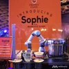 Rencontrez Sophie, le robot qui cuit les nouilles singapouriennes