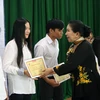 Hô Chi Minh-Ville: 200 bourses d'études remises à des élèves et étudiants en difficulté