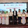 Le groupe thaïlandais SCG remet des bourses à des élèves vietnamiens