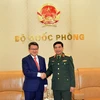 Le vice-ministre de la Défense Phan Van Giang reçoit son homologue malaisien