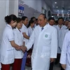 Le PM félicite les médecins et le personnel du secteur de la santé