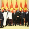 Le SG du Parti communiste et président Nguyen Phu Trong reçoit de nouveaux ambassadeurs étrangers