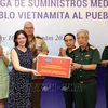 COVID-19 : Le ministère vietnamien de la Défense fait don de fournitures médicales à Cuba