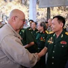 Rencontre émotionnelle entre vétérans vietnamiens et américains sur le pont Ham Rông